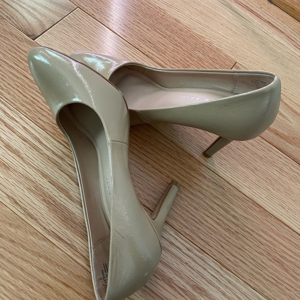 Kelly and Katie nude heels